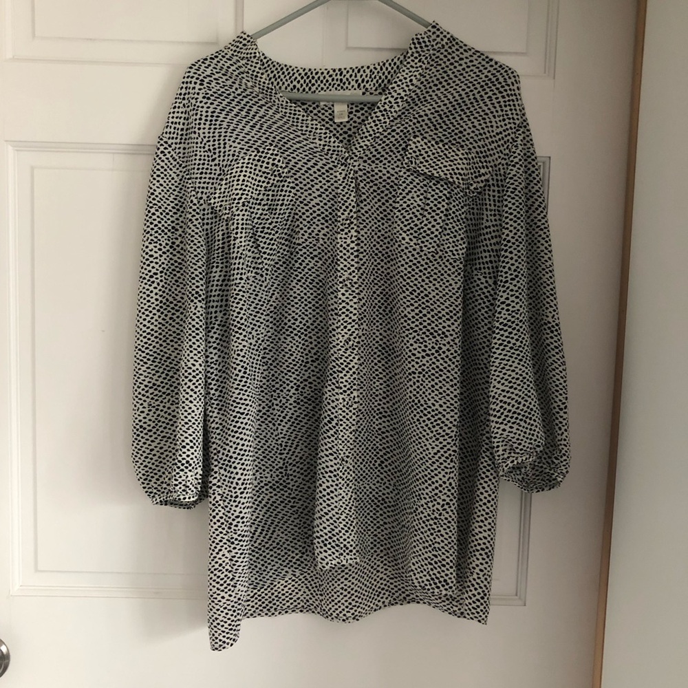 Black and White Dressbarn Pocket Blouse